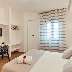 2* Pensión Coral Bay Charming House